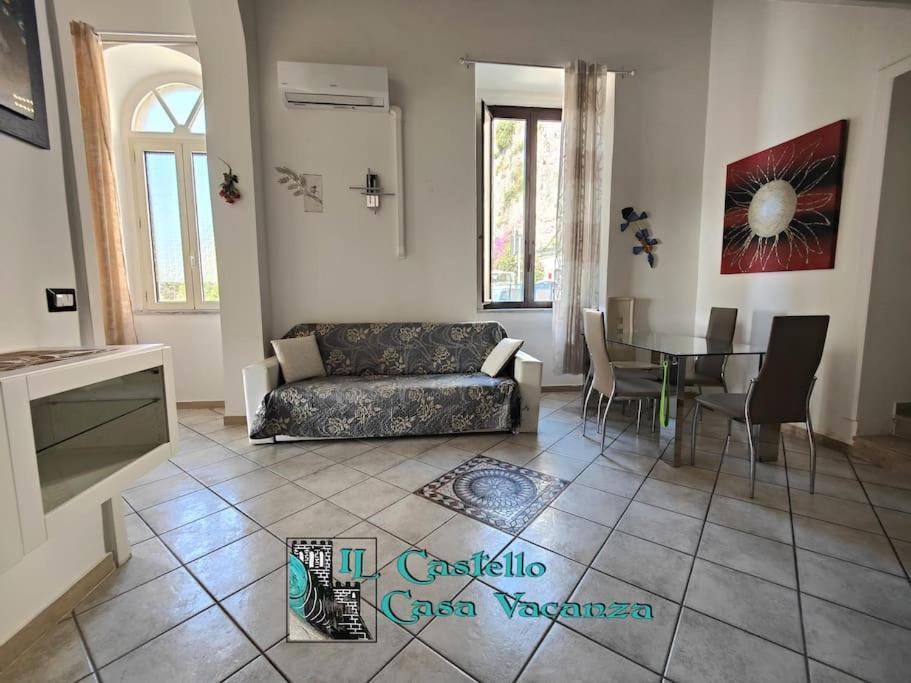 Il Castello Casa Vacanza Salerno Exterior foto